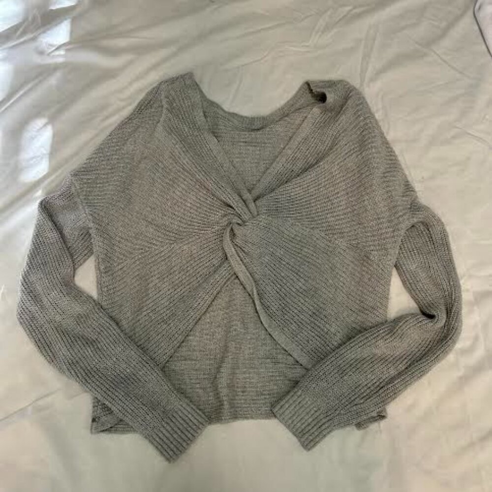 grey knitted sweater tie in front